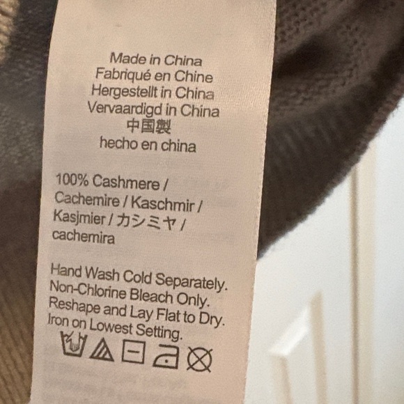 J. Crew 100% Cashmere Light Gray/Tan V-Neck Sweater - Picture 4 of 16